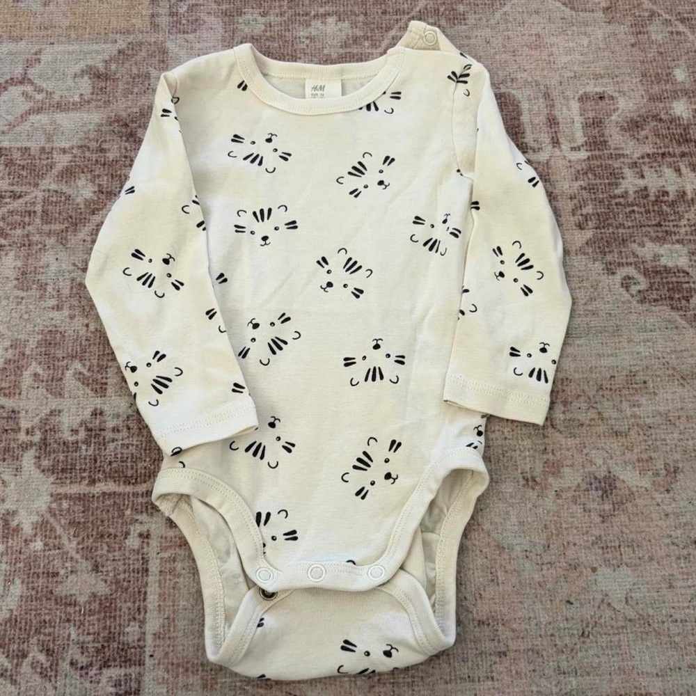 Tiger print onesie for babies H&M
